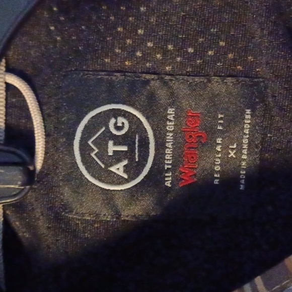 WRANGLER, NWT, MENS PLAID SHIRT, SIZE XL, FRONT POCKET, AND HIDDEN ZIP P… - Picture 7 of 11